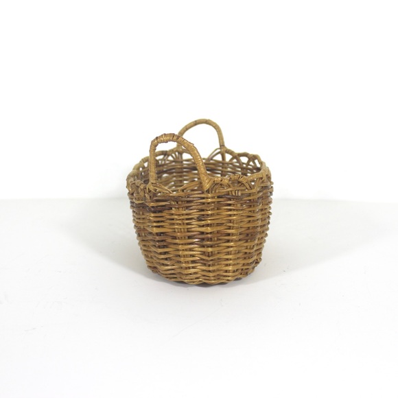 Small Vintage Hand Woven Basket with Handles - Picture 2 of 8